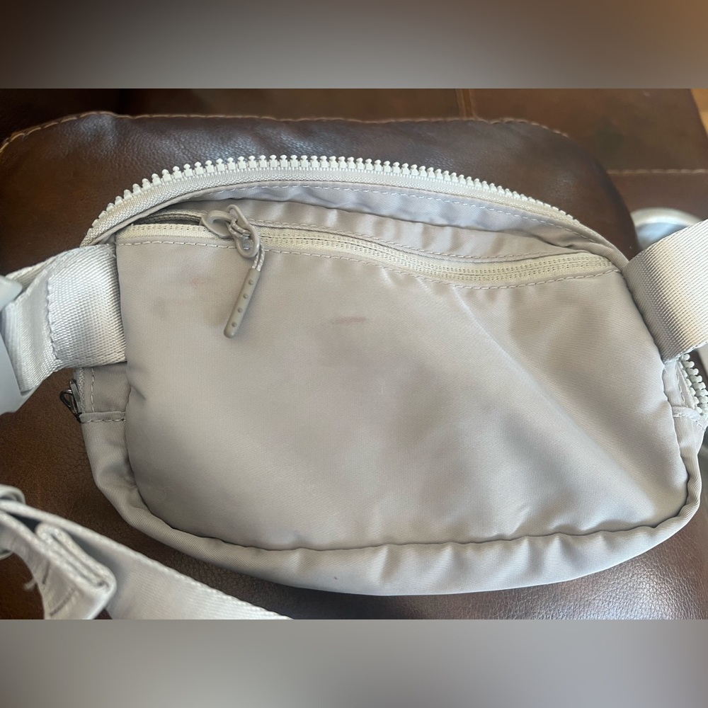 Lululemon belt bag 1L